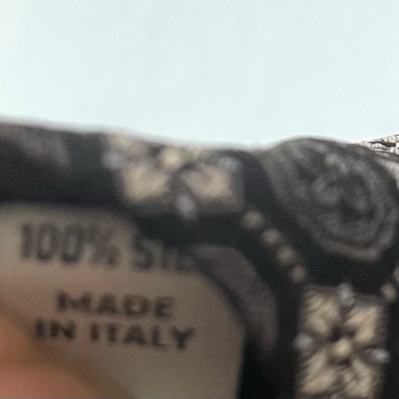 NWT Valentino Black Tie - Black White Medallion Floral 100% Silk Italy Necktie - Picture 6 of 6